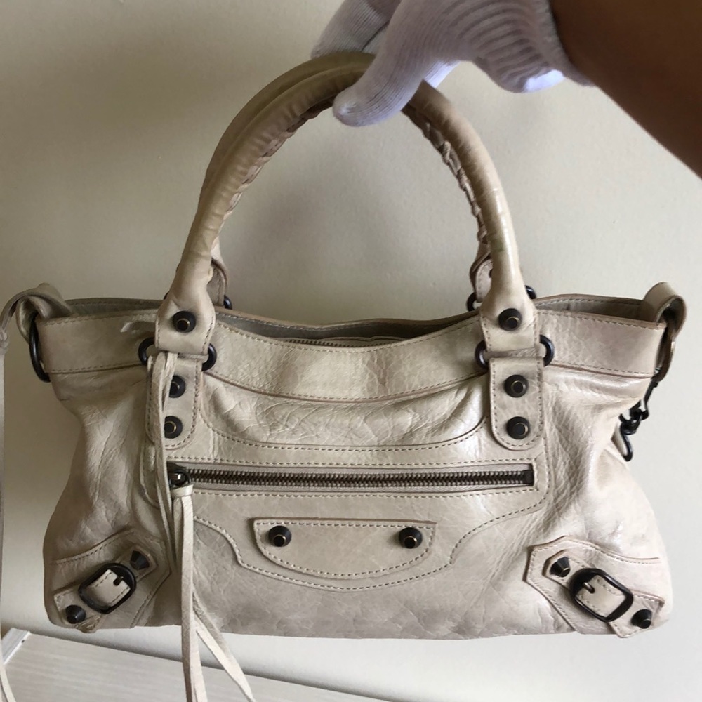BALENCIAGA